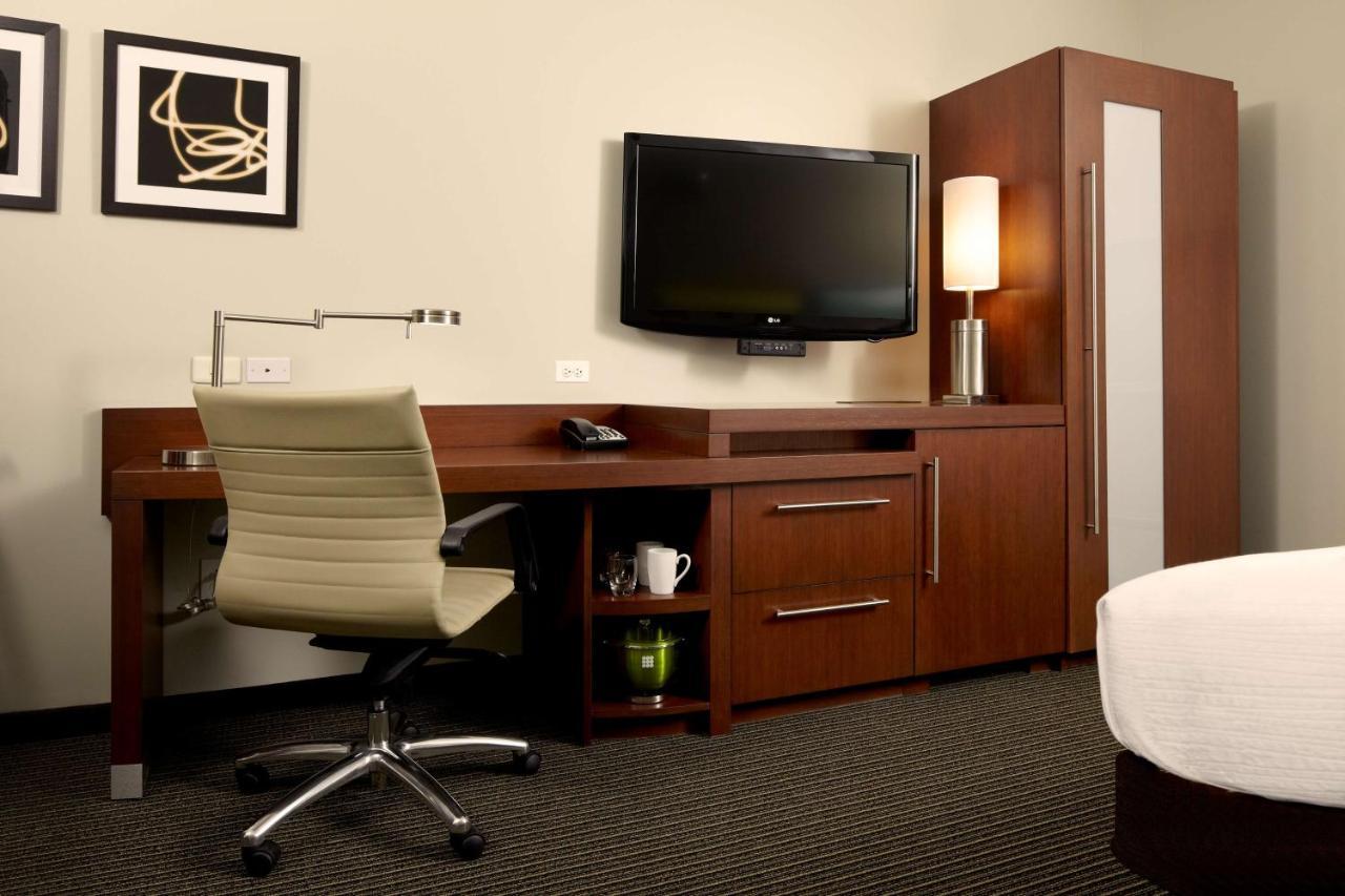 Hyatt Place Detroit/Роял Оук Екстериор снимка